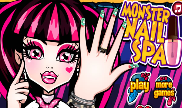 Pintando as unhas da Draculaura em Monster High